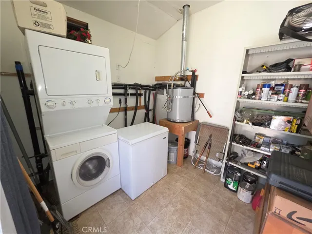 2606 Whispering Pines Way, Running Springs, California 92382