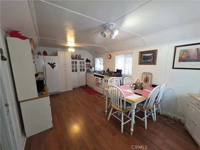 2606 Whispering Pines Way, Running Springs, California 92382