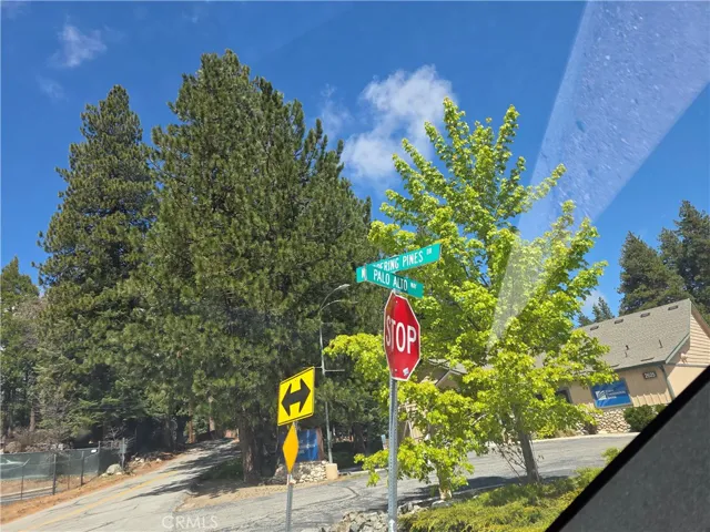 2606 Whispering Pines Way, Running Springs, California 92382