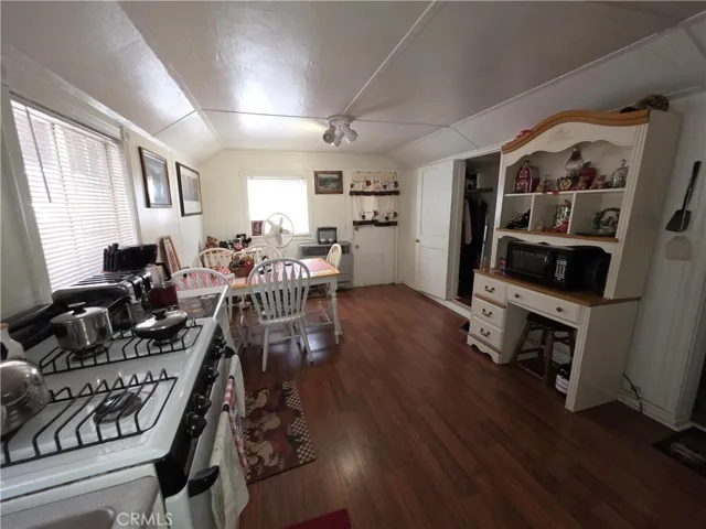 2606 Whispering Pines Way, Running Springs, California 92382