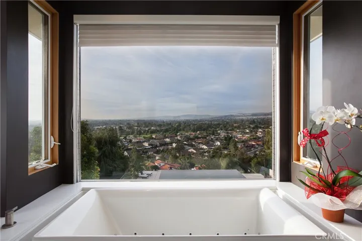 19631 Crestknoll, Yorba Linda, California 92886