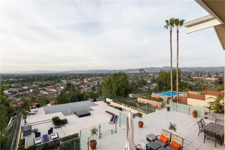 19631 Crestknoll, Yorba Linda, California 92886