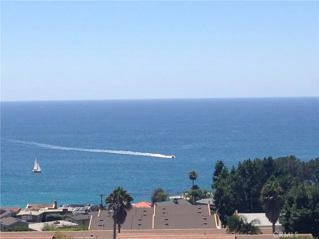 Views of the Pacific Ocean, Montage Resort and Treasure Island Park are front and center.