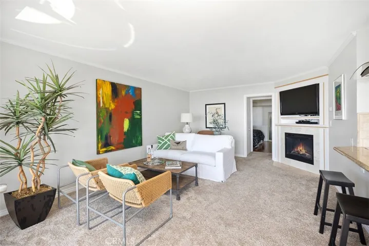Light and bright living room and kitchen