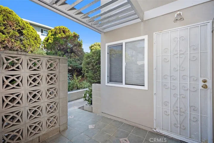 Rare, private, enclosed entry to Master bedroom in the rear of the condo.