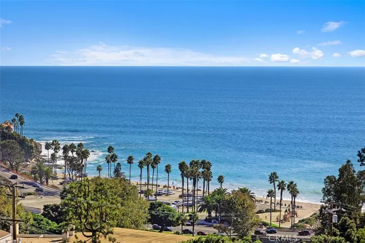 Mesmerizing sit-down views of the ocean, whitewater and beach