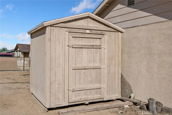 14837 Melbourne, Hesperia, California 92345