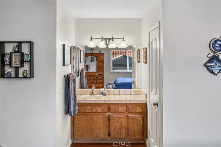 14837 Melbourne, Hesperia, California 92345