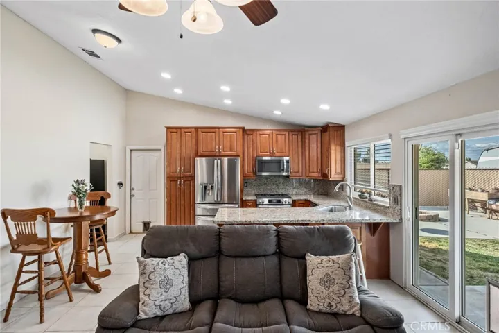 14837 Melbourne, Hesperia, California 92345