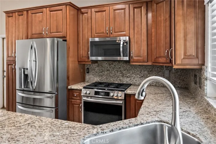 14837 Melbourne, Hesperia, California 92345