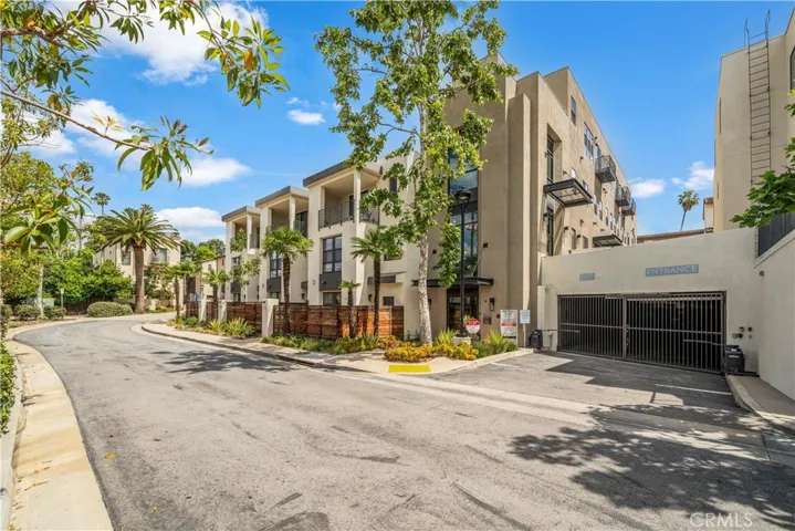 820 Mission 106, South Pasadena, California 91030