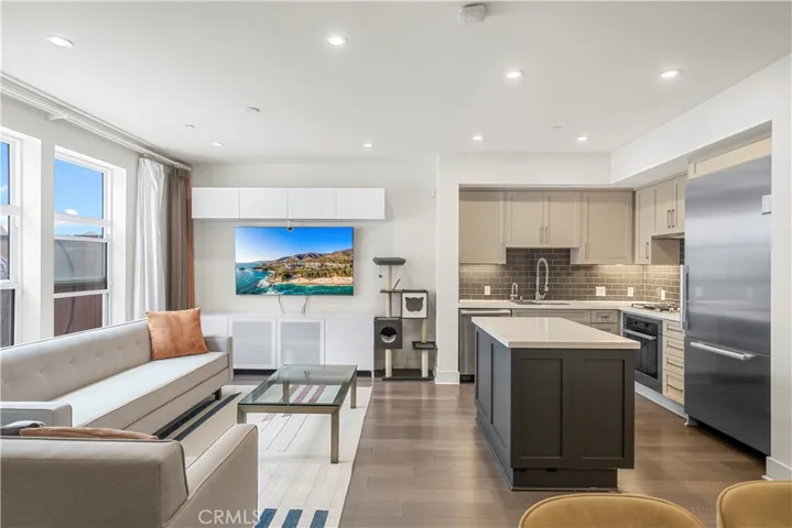 820 Mission 106, South Pasadena, California 91030