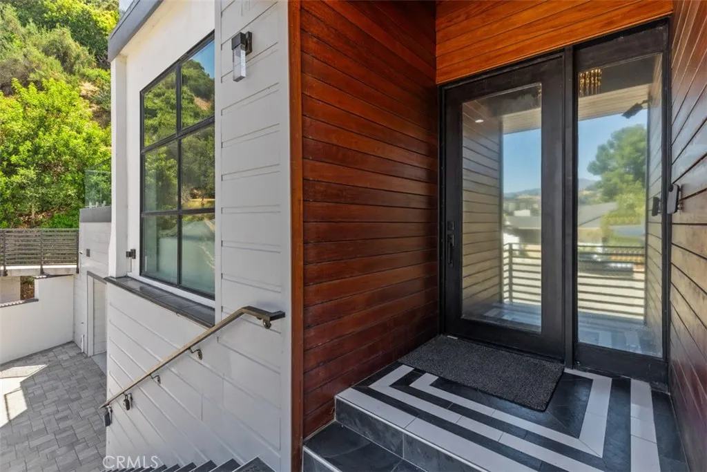 3060 Hollywell, Glendale, California 91206 — photo 4