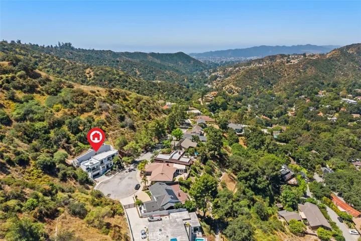 3060 Hollywell, Glendale, California 91206