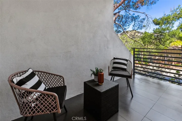 3060 Hollywell, Glendale, California 91206