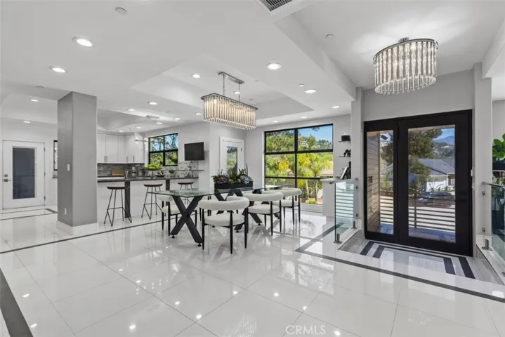 3060 Hollywell, Glendale, California 91206