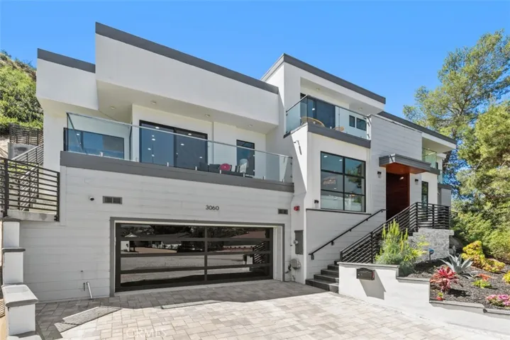 3060 Hollywell, Glendale, California 91206