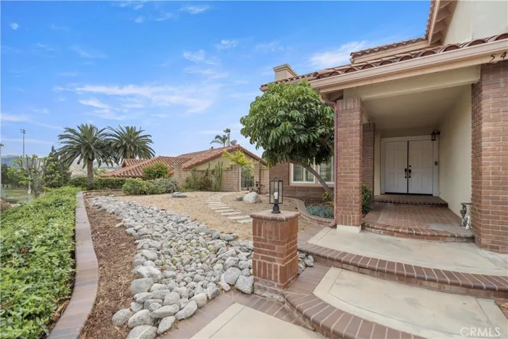 5415 Los Monteros, Yorba Linda, California 92887