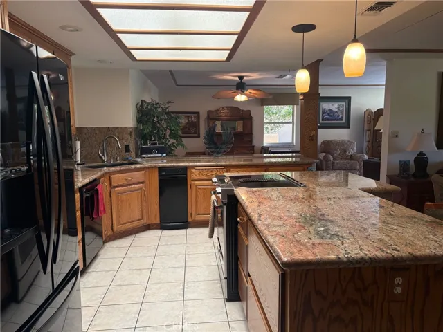 Kitchen with center island with eating area