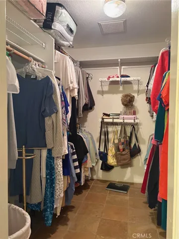 Master walkin closet