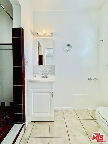 Bathroom2