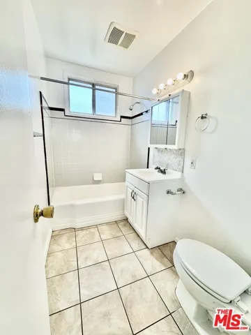 Bathroom1