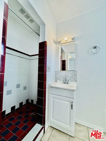 Bathroom2