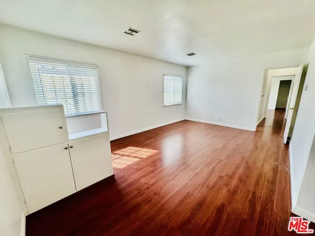 Living/dining room