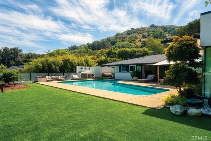 9621 Cedarbrook, Beverly Hills, California 90210