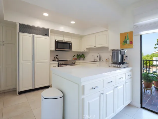 2201 Via Carrillo 2a, Palos Verdes Estates, California 90274