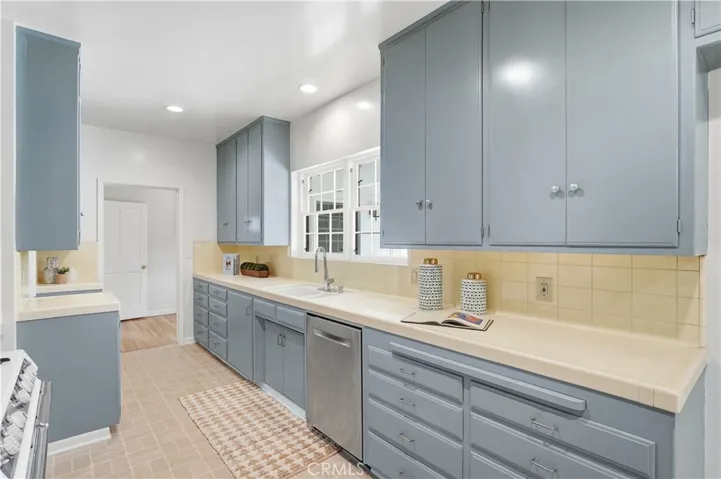 High ceilings and tons of cabinetry.