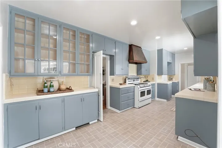 Kitchen view from breakfast nook.
