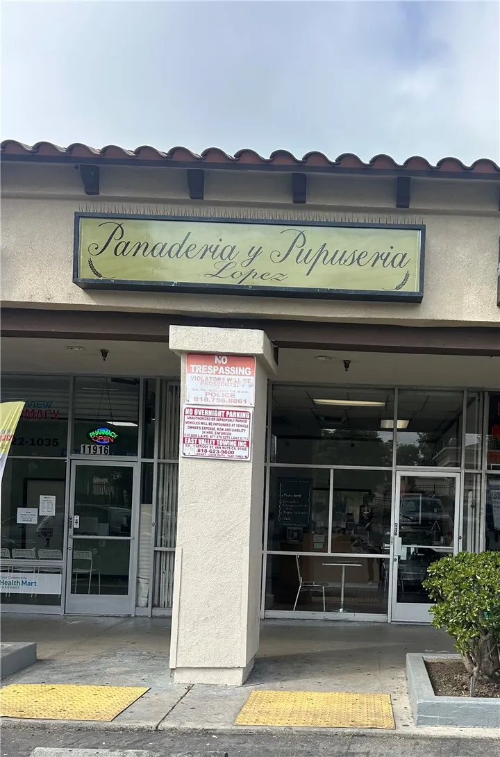 11918 Foothill Blvd