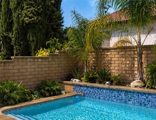 42 Rainbow Ridge, Phillips Ranch, California 91766