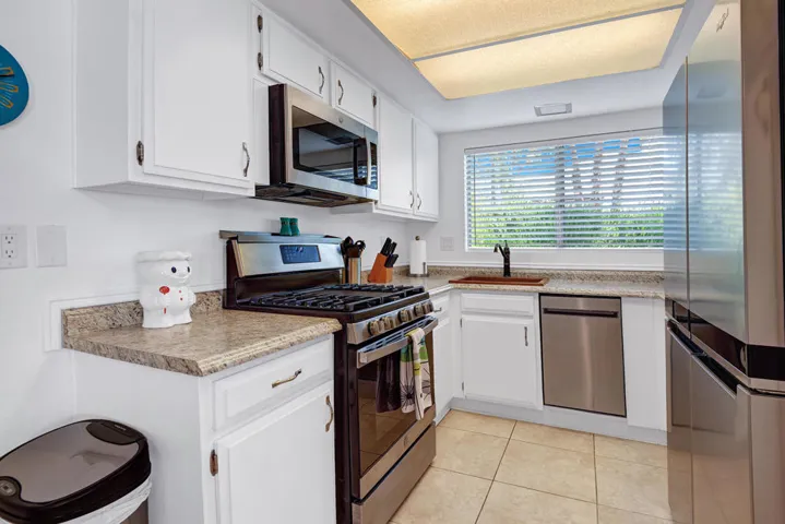 KITCHEN.jpg mls