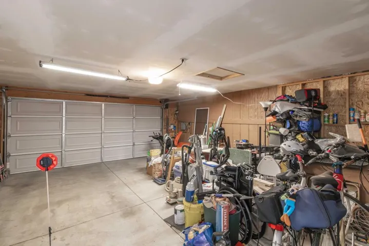 049_Garage 1