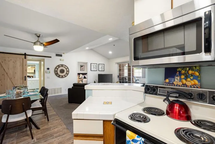 Kitchen 4
