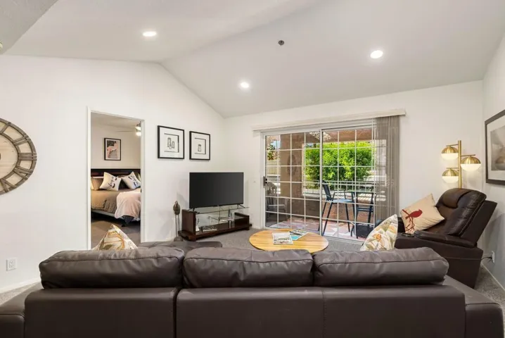 Living Room. Patio 2