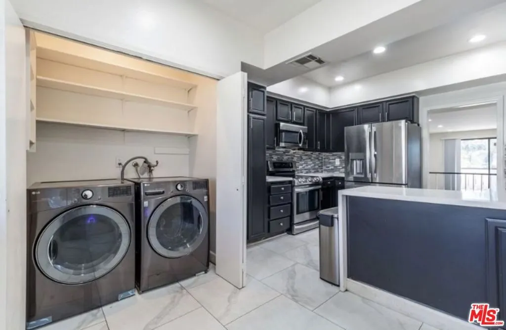Washer & Dryer