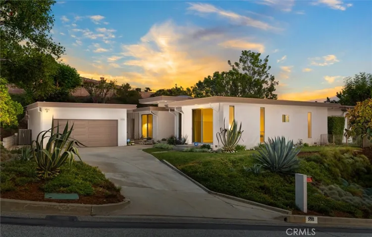 598 Camillo Road, Sierra Madre, California 91024