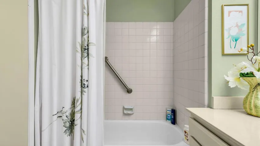 Hall Bath with Tub