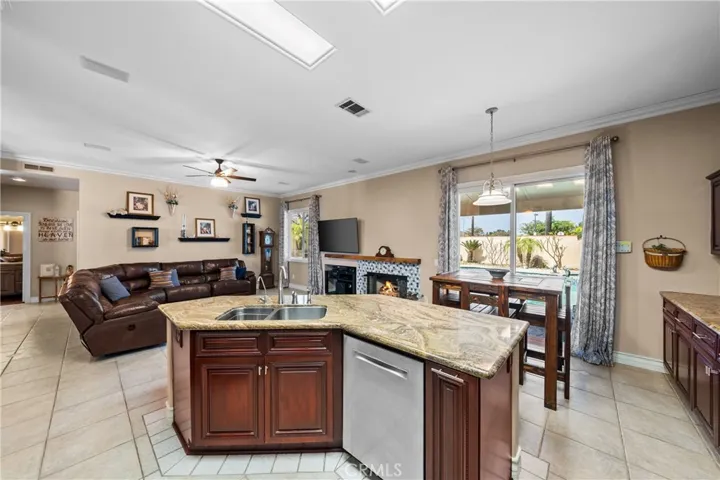 2536 Sweet Rain, Corona, California 92881