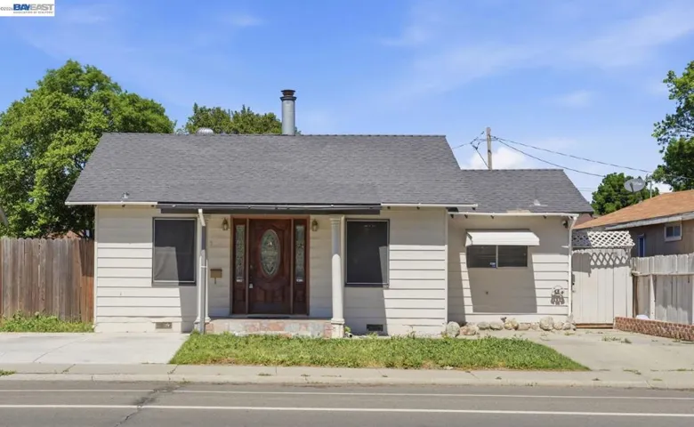 315 M St, Patterson, California 95363