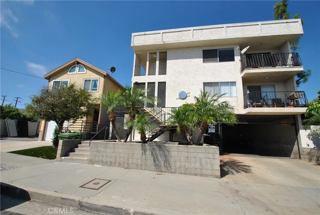 129 N Cabrillo Ave