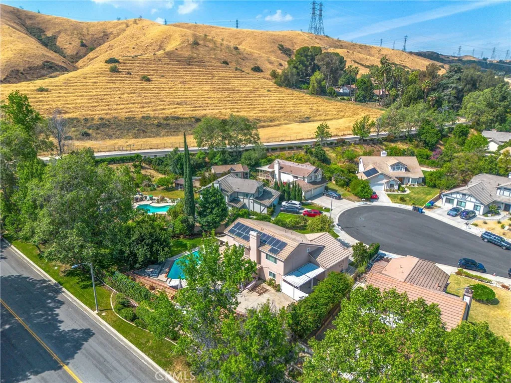 Located close to foothills for hiking