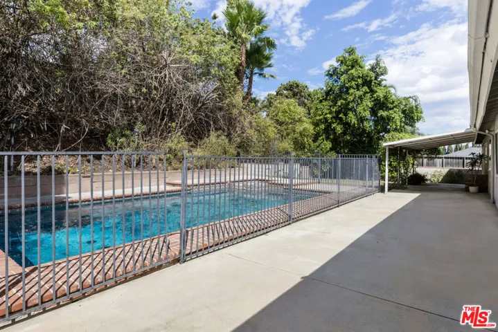 Pool/Hot Tub