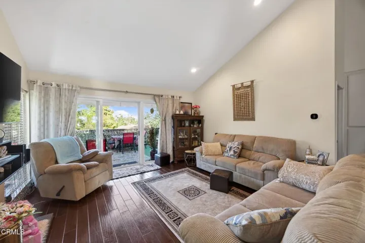 10-web-or-mls-Upmarket Media-59Rose061