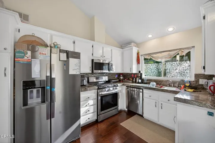 13-web-or-mls-Upmarket Media-59Rose071