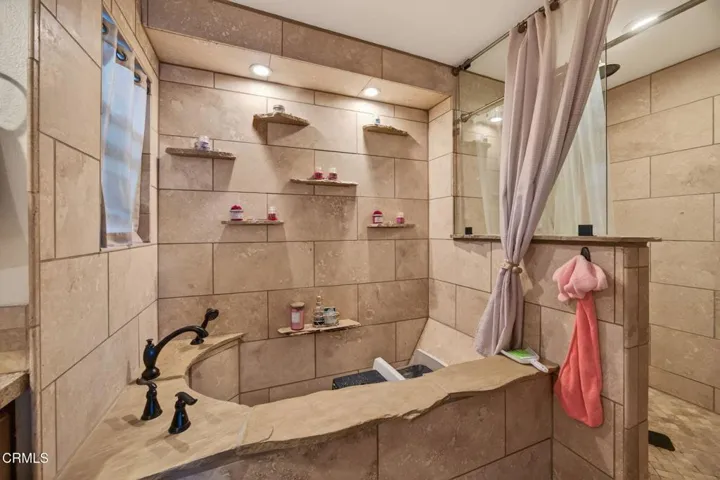 24-web-or-mls-Upmarket Media-59Rose103