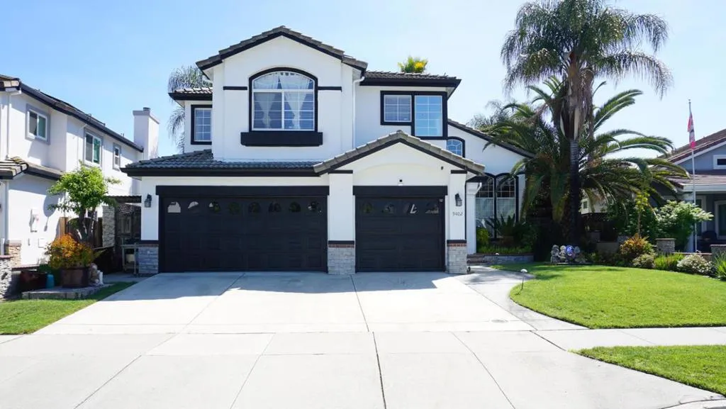 9402 Rodeo Dr